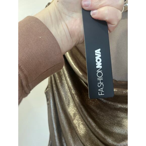 Fashion Nova Mina Metallic Gold Off Shoulder Top Y2K Party NWT Womens Sz 2X - Picture 10 of 10